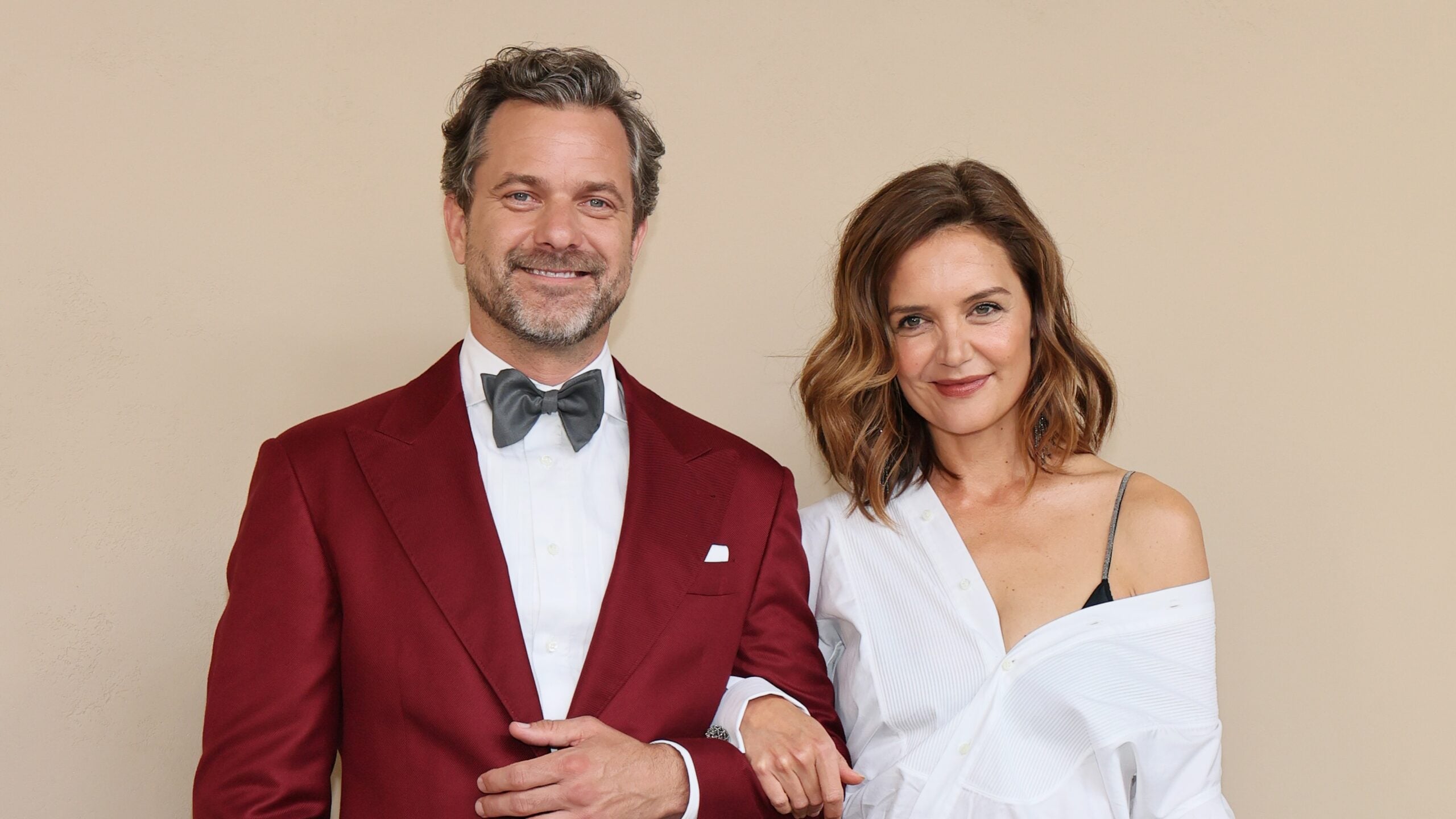 ケイティ・ホームズがジョシュア・ジャクソンとのロマンスをほのめかし、皆を喜ばせる ケイティ・ホームズがジョシュア・ジャクソンとのロマンスをほのめかし、皆を喜ばせる