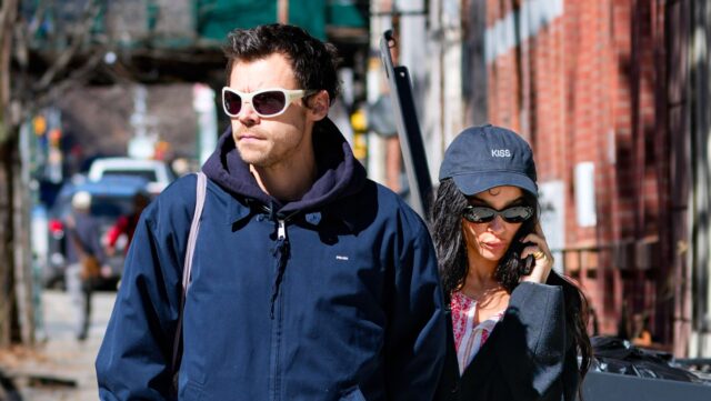 are-zoe-kravitz-&-harry-styles-engaged?-what-we-know-so-far