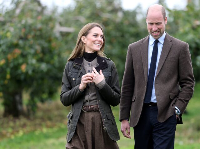kate-middleton,-prince-william-celebrate-15-years-of-marriage-with-rare-family-photo