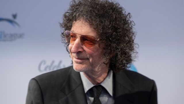 howard-stern-moves-to-dismiss-ex-assistant’s-lawsuit,-calling-accusations-a-“shakedown” howard-stern-moves-to-dismiss-ex-assistant’s-lawsuit,-calling-accusations-a-“shakedown”