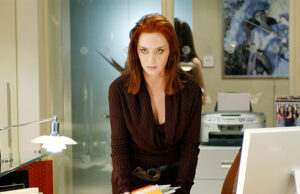 The Real-Life “Emily” From ’The Devil Wears Prada’ Publicly Reveals Her Identity Decades After Film the-real-life-“emily”-from-’the-devil-wears-prada’-publicly-reveals-her-identity-decades-after-film