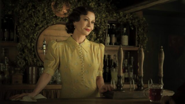 catherine-zeta-jones-joins-anthony-hopkins-in-first-look-at-wales-set-‘a-visit-to-grandpa’s’