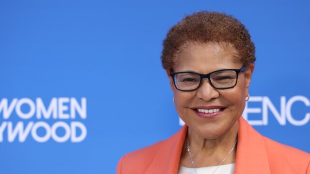 karen-bass-endorsed-by-hollywood’s-crew-unions-in-la.-mayor’s-race karen-bass-endorsed-by-hollywood’s-crew-unions-in-la.-mayor’s-race