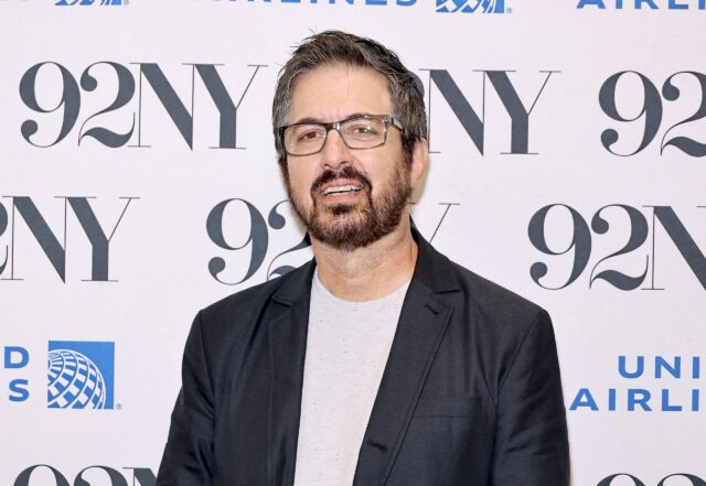 ray-romano-still-earns-5-figures-a-year-from-sitcom-reruns;-here ray-romano-still-earns-5-figures-a-year-from-sitcom-reruns;-here