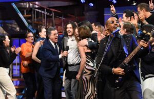 Stephen Colbert Danced the Night Away With Bette Midler, CBS Staff at ‘Late Show’ Wrap Party stephen-colbert-danced-the-night-away-with-bette-midler,-cbs-staff-at-‘late-show’-wrap-party