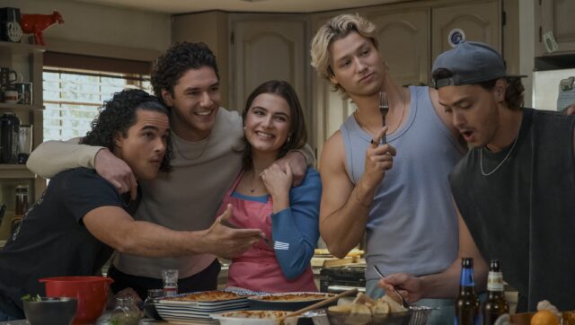 ‘off-campus’-cast-ages:-how-old-are-ella-bright,-belmont-cameli-&-the-other-actors?