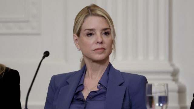 does-pam-bondi-have-cancer?-health-updates-on-thyroid-condition-&-diagnosis
