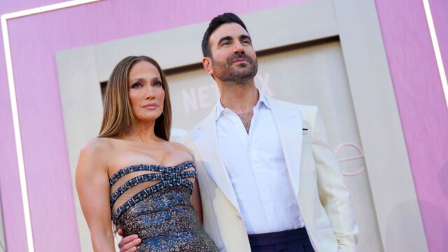 jennifer-lopez-crowns-‘office-romance’-co-star-brett-goldstein-as-her-top-rom-com-leading-man