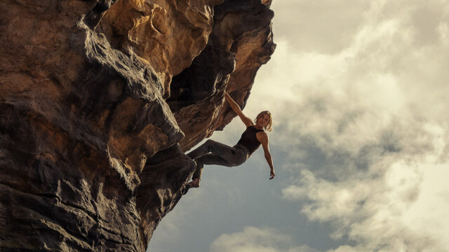 ‘apex’-writer-jeremy-robbins-breaks-down-the-ending-of-the-charlize-theron-netflix-chart-topper
