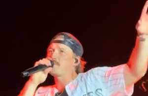 Morgan Wallen Overturns Piano After Technical Difficulties morgan-wallen-overturns-piano-after-technical-difficulties