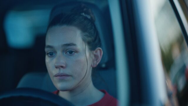 victoria-pedretti-went-deep,-dark-and-“dangerous”-for-her-biggest-film-role-to-date