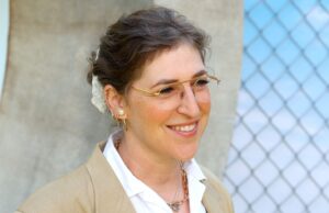 Mayim Bialik Details mayim-bialik-details