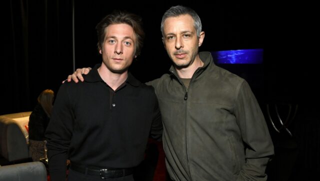 ‘the-social-reckoning’-cast:-the-stars-playing-mark-zuckerberg-&-more