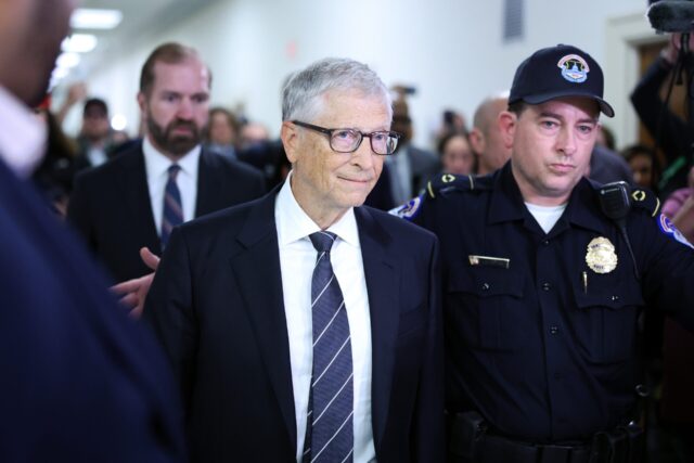 ビル・ゲイツ氏、ジェフリー・エプスタインが自身の不倫をめぐって脅迫しようとしたと発言
