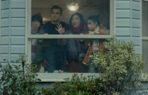グレタ・リーとワグネル・モウラが自宅に何年も閉じ込められるNetflixスリラー『ラストハウス』の予告編が公開‘ グレタ・リーとワグナー・モウラがNetflixのスリラー映画『ラストハウス』の予告編で、自宅に何年も閉じ込められる姿を披露‘