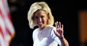 Savannah Chrisley Praises Much Older Boyfriend, Age Gaps savannah-chrisley-praises-much-older-boyfriend,-age-gaps